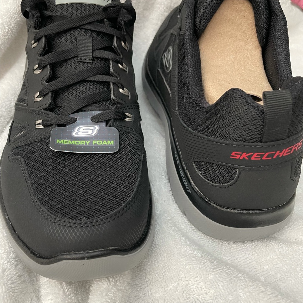 Skechers lite weight new, SZ 12, last one! Very comfy!